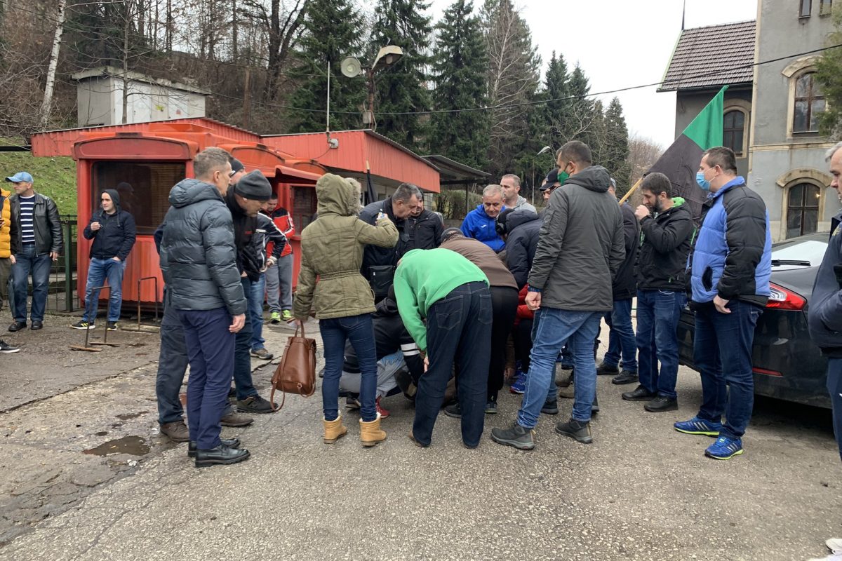 Rudari stupili u štrajk glađu, jednom od njih pozlilo tokom javljanja ...