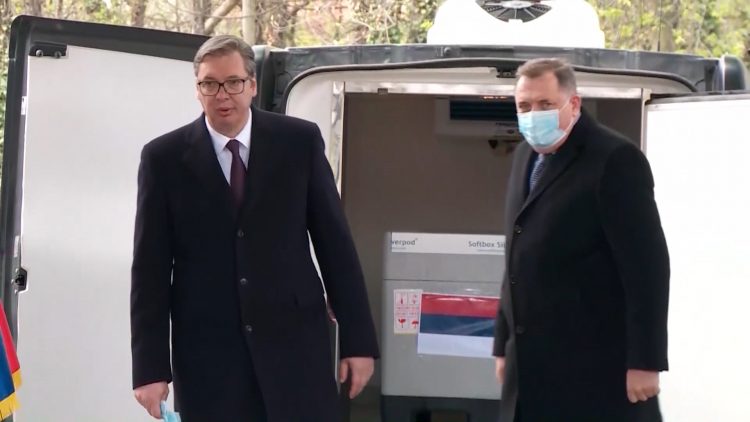 Dodik i Vučić razgovarali o vakcinama