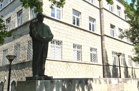 Spomenik Franji Tuđmanu u Širokom Brijegu