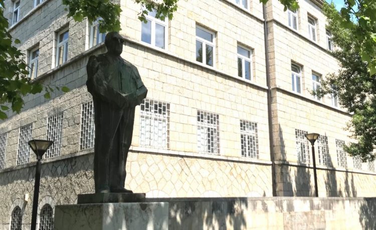 Spomenik Franji Tuđmanu u Širokom Brijegu