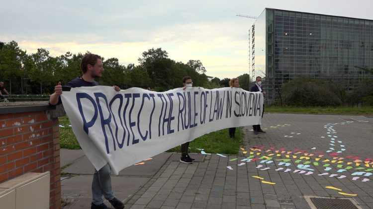 Protest pred Evropskim parlamentom
