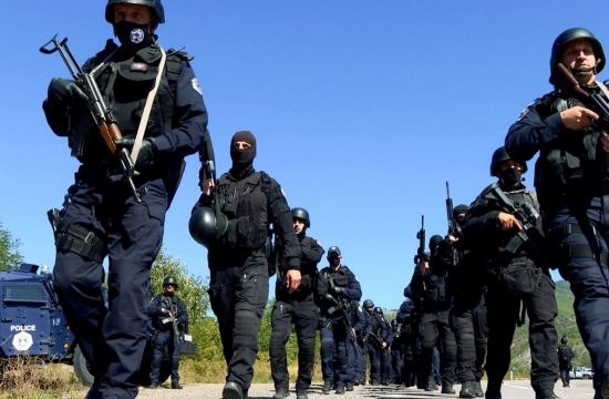 Pripadnici Policije Kosova na graničnom prijelazu Jarinje