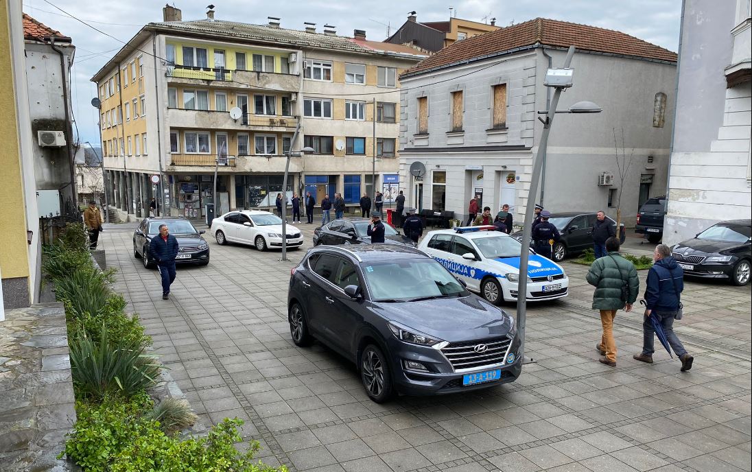 Srpska boračka udruženja Milanovićevo odlikovanje HVOa u Derventi