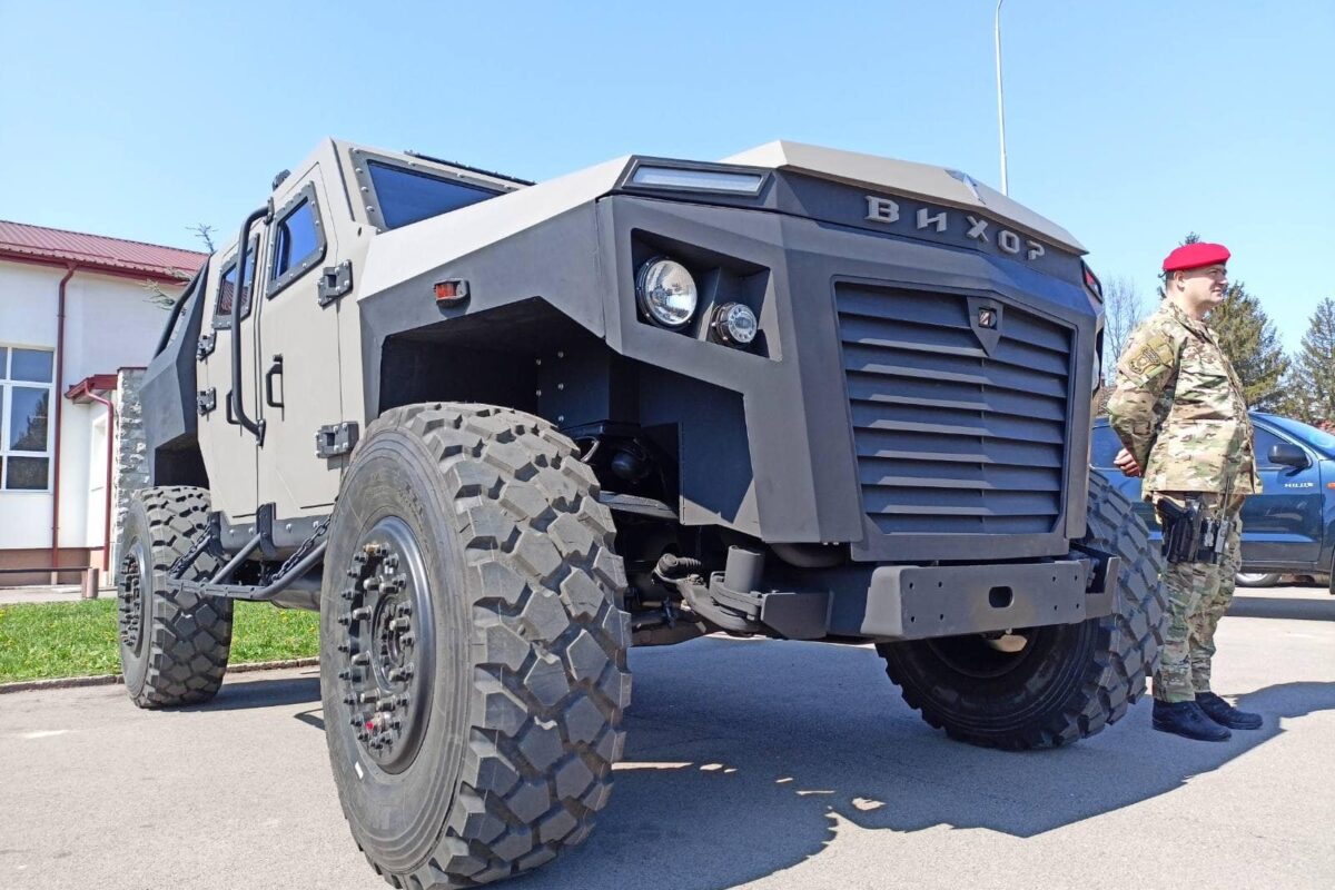 (VIDEO) Požar na auto-putu Banjaluka - Prnjavor, gori