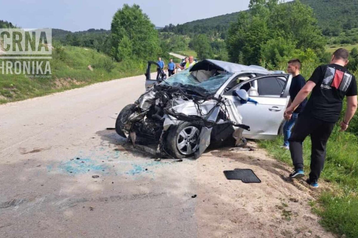U teškoj saobraćajnoj nesreći kod Šipova poginulo dvoje mladih