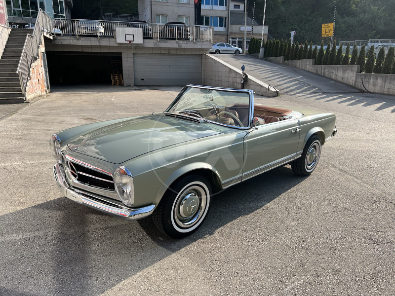 Mercedes-Benz SL 230 Pagoda