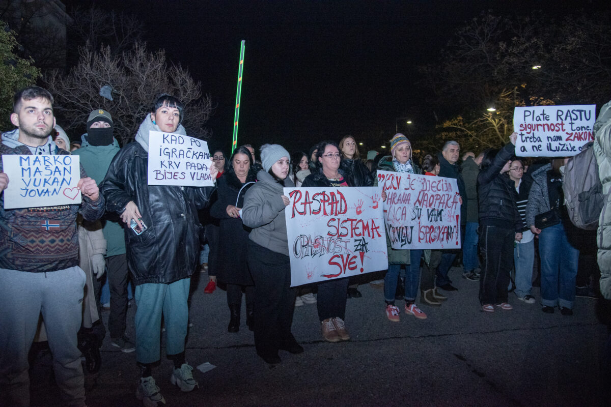 Građani Crne Gore odali počast stradalima na Cetinju