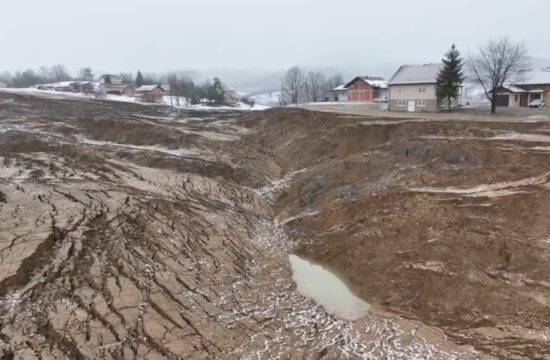 Klizište u Maglaju još aktivno: "Bez pomoći viših nivoa vlasti nema sanacije"