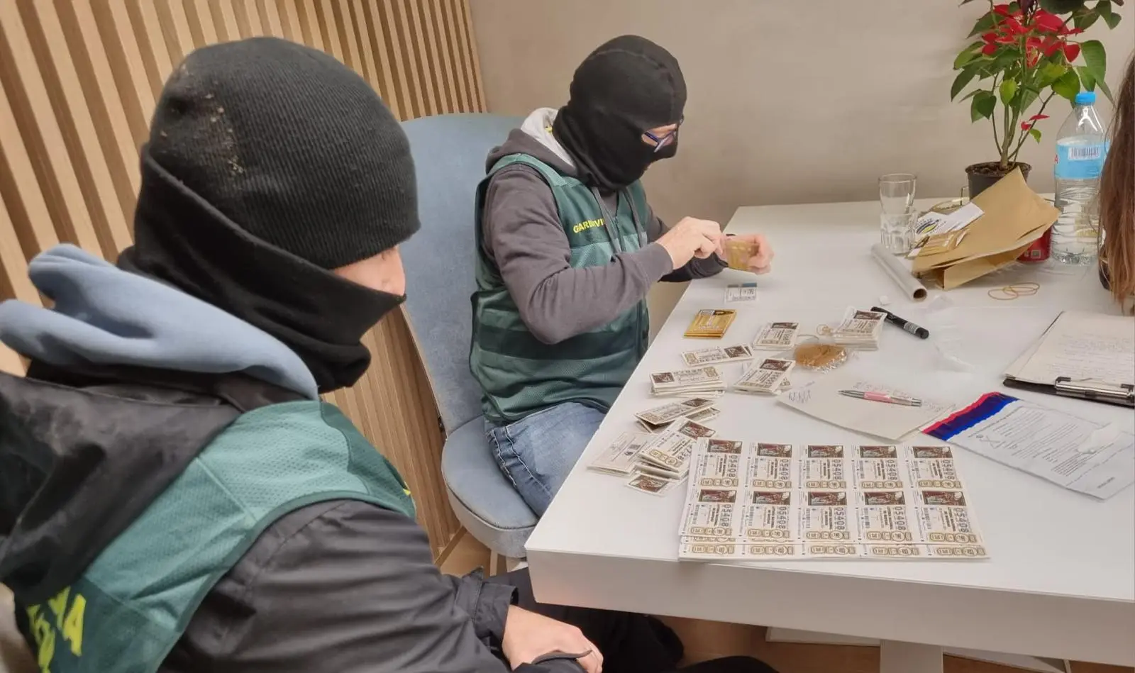 Oduzeto je i 48 komada oružja – 5 dugih cijevi, 5 pištolja i 38 oružja starog tipa